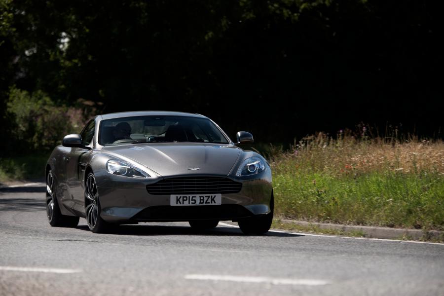  Aston Martin DB9 GT 2015 года  (UK) (фото 3 из 20)